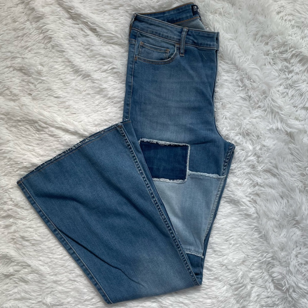 NWT Hollister Patchwork Bell Bottom Jean - Picture 3 of 5